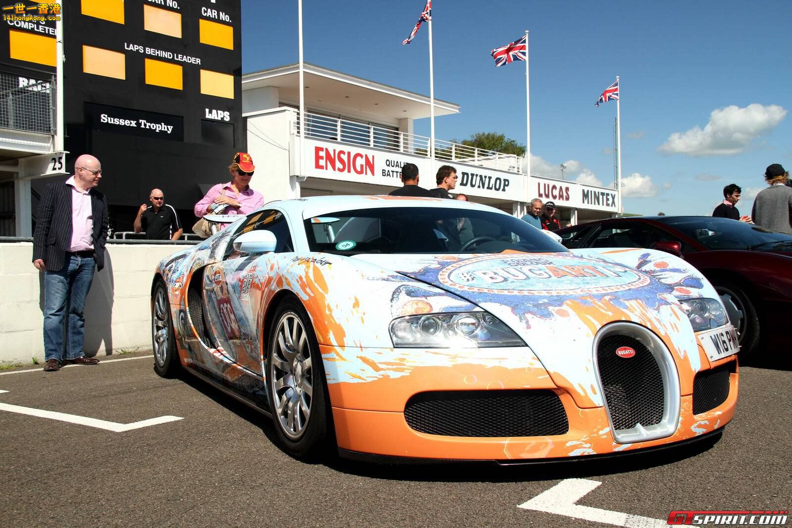 bugatti-veyron-popbangcolour_tn.jpg