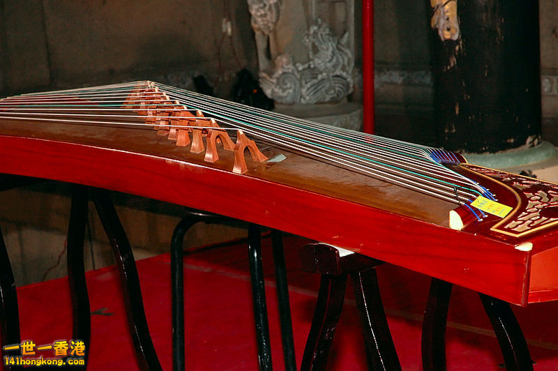 800px-Guzheng.jpg