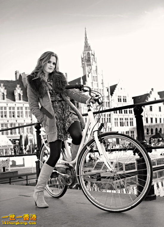 bicycle_girl_by_le_feu-d3bw95b.jpg