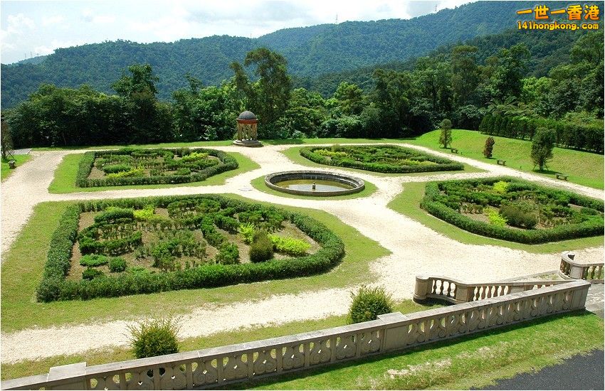 「法蘭西庭園」是以法國凡爾賽宮為設計藍本