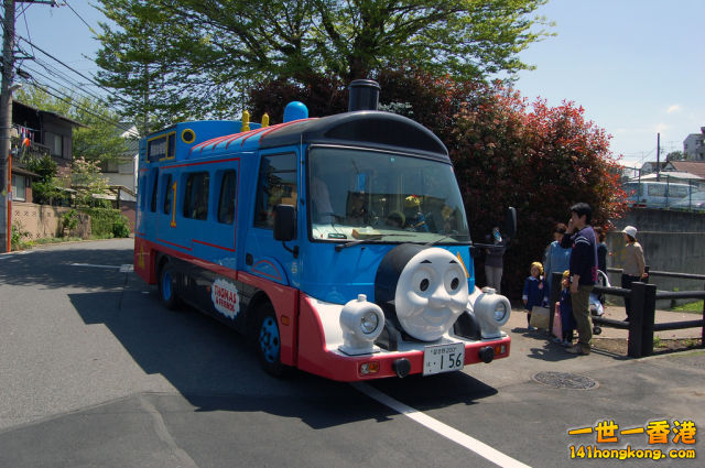 503   Thomas the Tank Engine bus.jpg