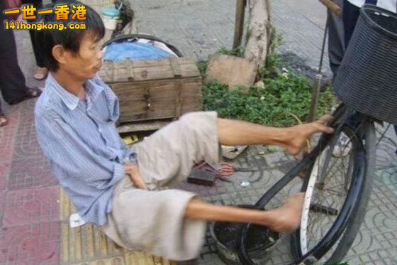 china-handless-man-fixes-bicycles-with-feet.jpg