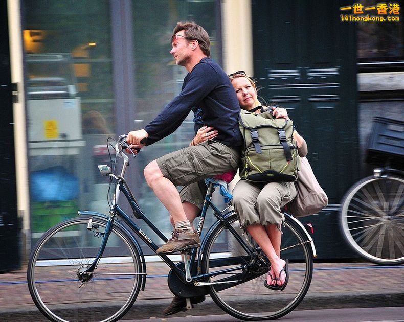 amsterdam-bicycles1-1[2].jpg