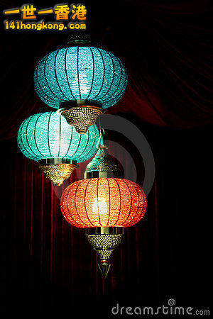 modern-arabic-lantern-15789850.jpg