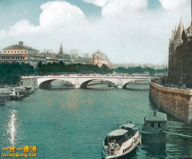 Then     Overlooking the beautiful Seine next to Ile de la Cité    西堤島的鎖匙橋.jpg.jpg