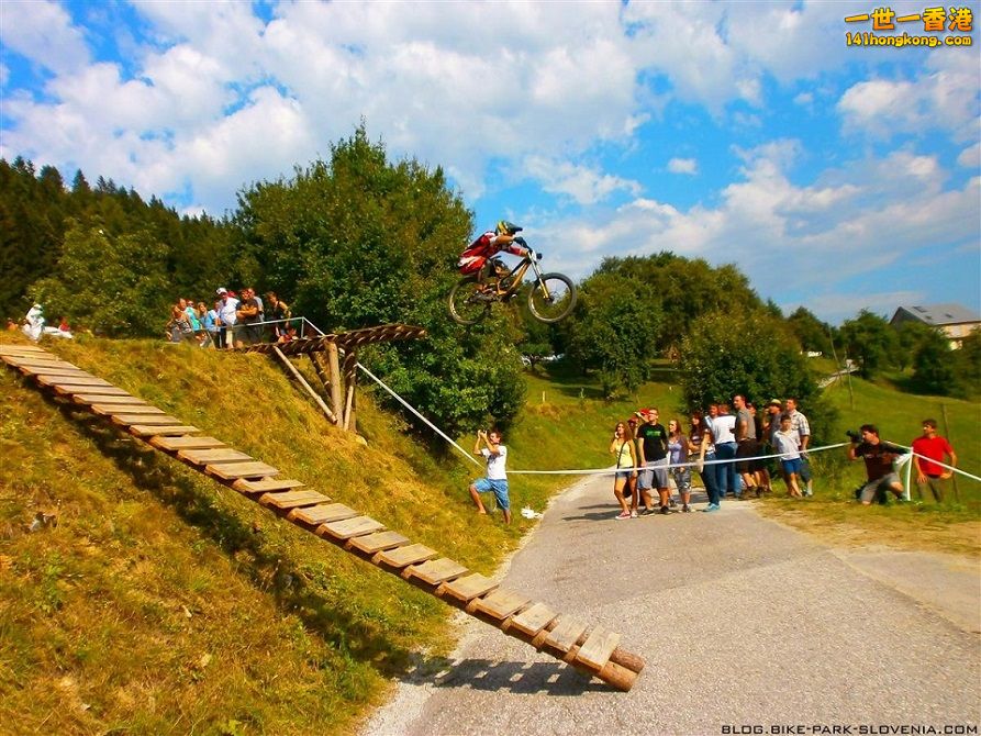 celesnk-bike-park_downhill-blagovica_-MTB-ČELEŠNKb.jpg