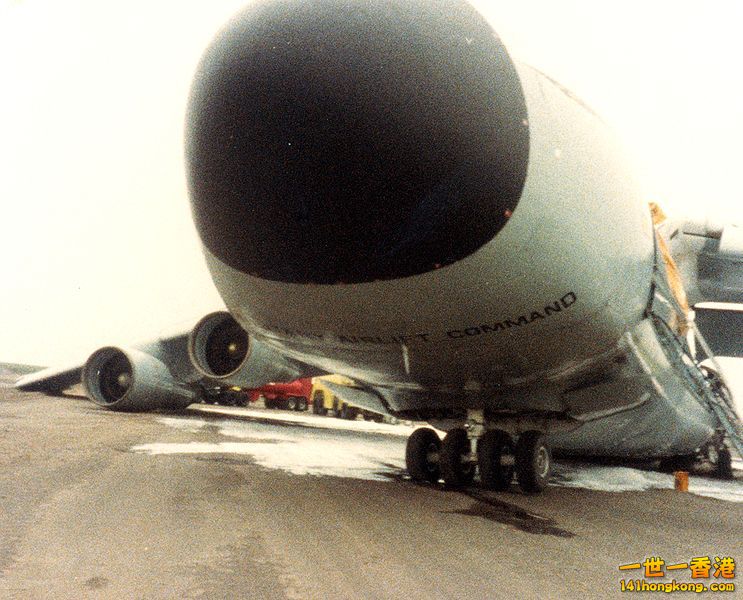 C-5A after crash landing at Shemya AFB, Alaska, July 1983.jpg