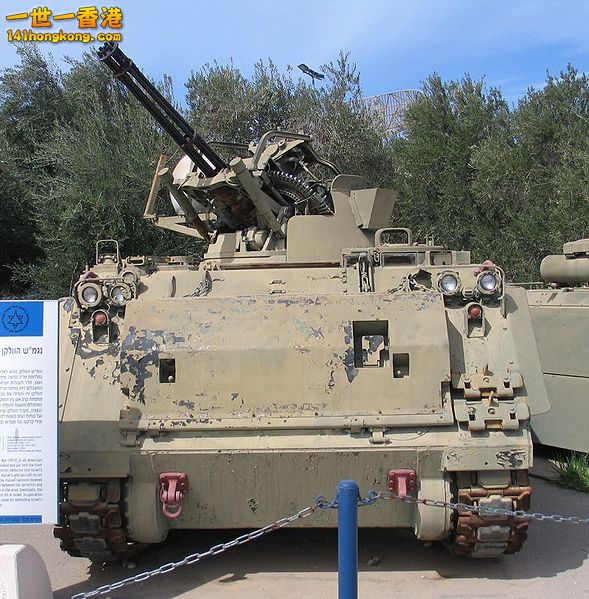 裝備火神防空砲的M113稱為M163.jpg