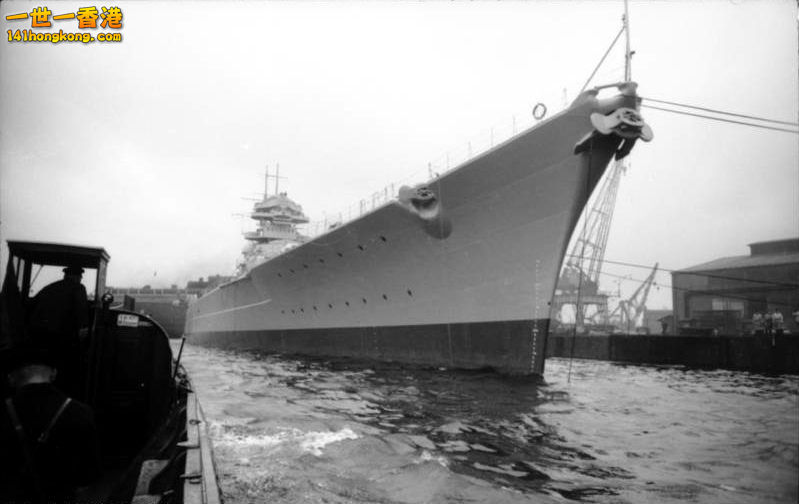 Bismarck in port in Hamburg.jpg