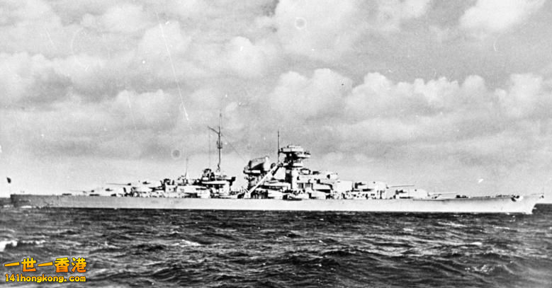 Bismarck on trials; the rangefinders had not yet been installed.jpg