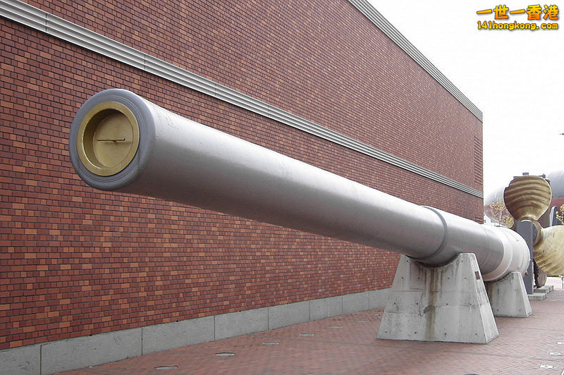 陸奧號紀念館中的主炮.jpg