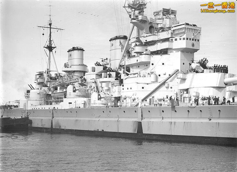 Midships in 1945.jpg