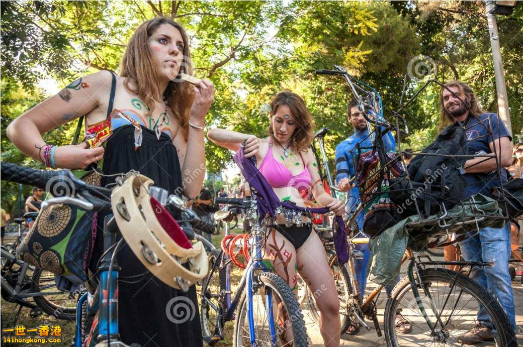 naked-bicycle-race-thessaloniki-greece-jun-bicyclists-throng-start-annual-parade.jpg