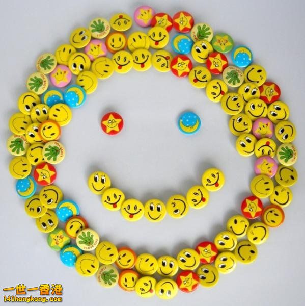 2cm_smiley_face_badge_100pc_JPG600.jpg