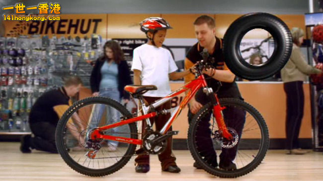 HALFORDS-–-CHRISTMAS-BIKE-OFFER.jpg