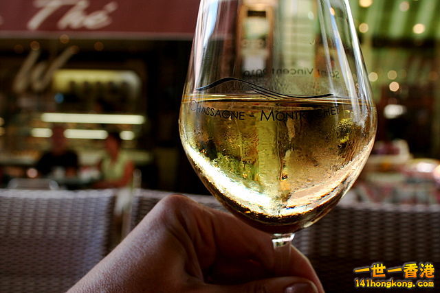 640px-Chassagne-Montrachet_Chardonnay_Beaune,_Burgundy.jpg