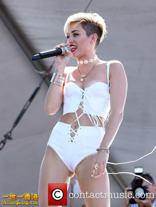 miley-cyrus-iheartradio-music-festival-village_3876021.jpg