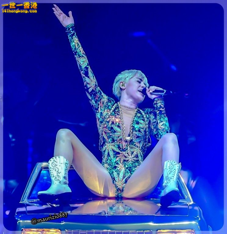 Miley-Cyrus-image-miley-cyrus-36720889-1938-2000.jpg