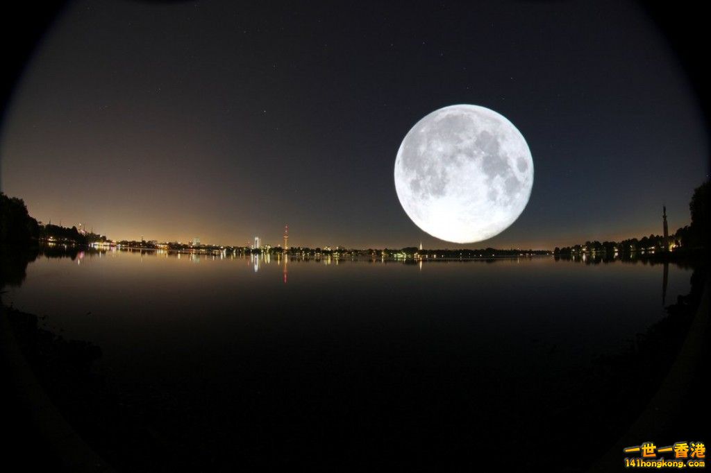 the_moon____so____beautiful__by_doctorsatan69-d5dcgb1.jpg