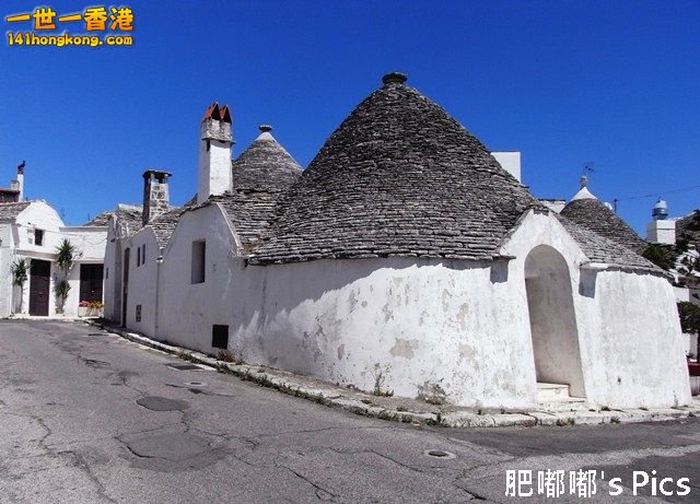 Italy-Aberobello-Trulli.jpg