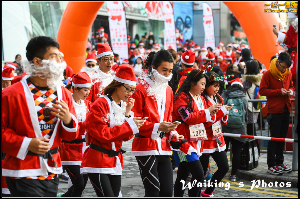 141214 Santa Run - 0037.jpg
