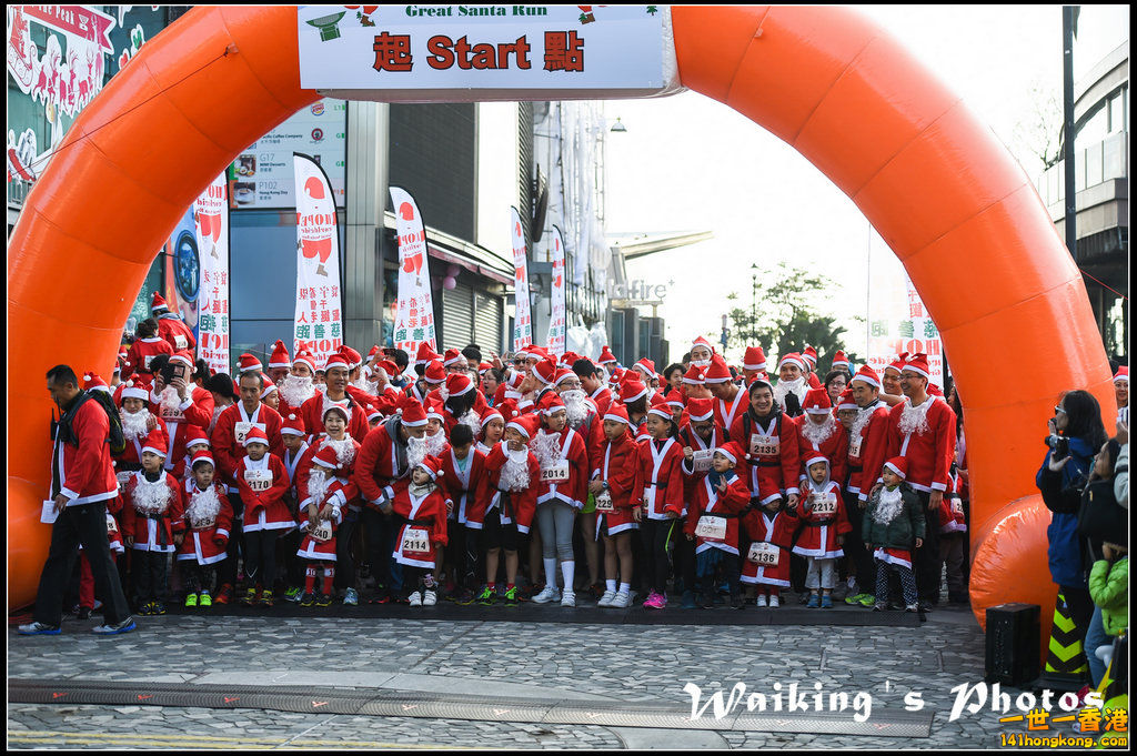 141214 Santa Run - 0044.jpg