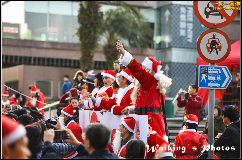 141214 Santa Run - 0045.jpg