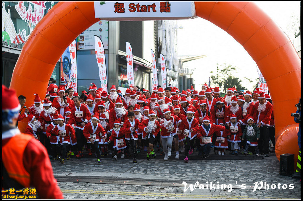 141214 Santa Run - 0046.jpg