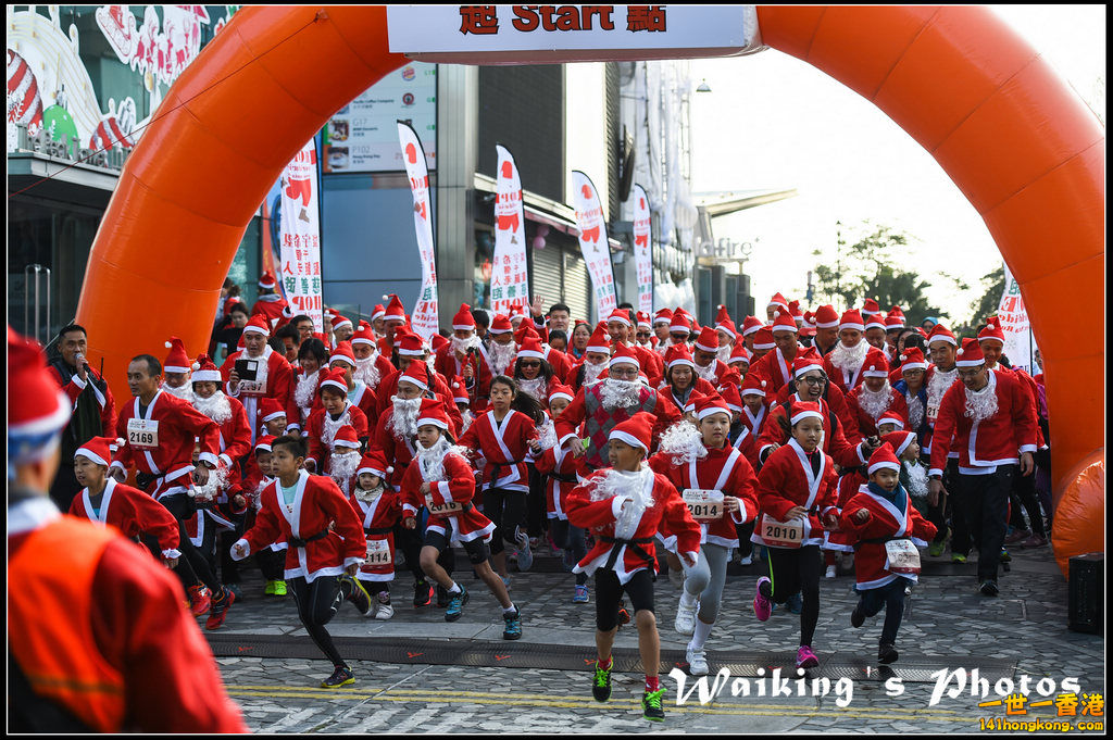 141214 Santa Run - 0047.jpg