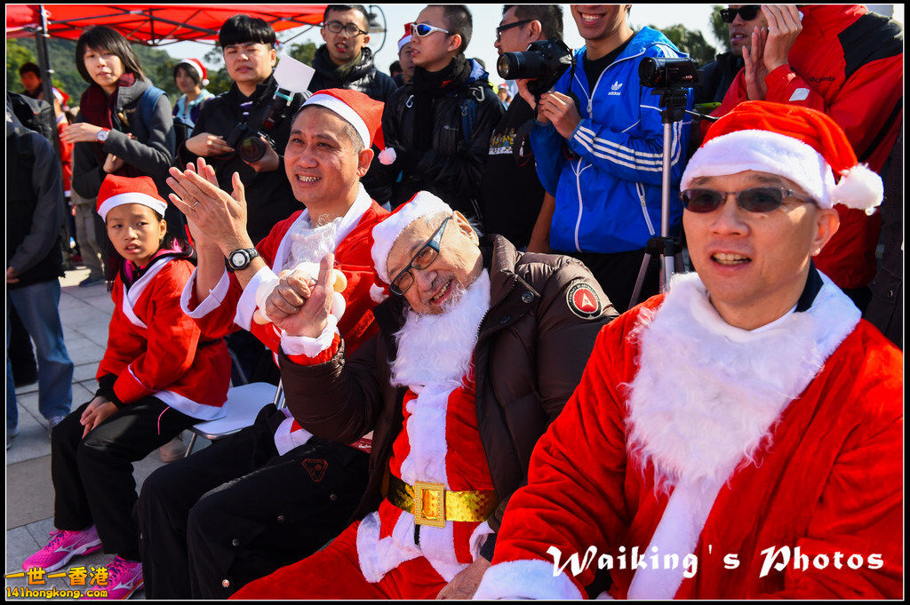 141214 Santa Run - 0260.jpg