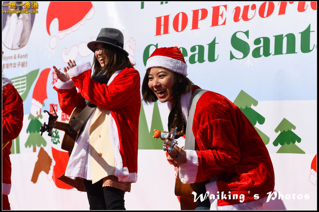 141214 Santa Run - 0270.jpg