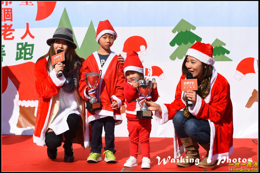 141214 Santa Run - 0282.jpg