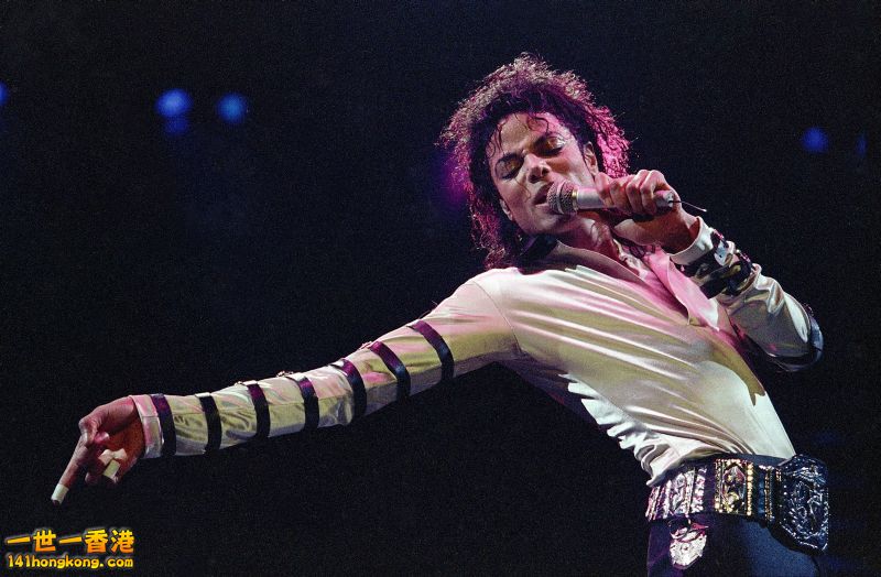 michael_jackson-hologram_lawsuit_93426059.jpg