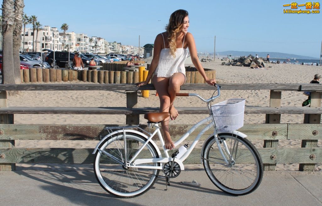 White-beach-cruiser1.jpg