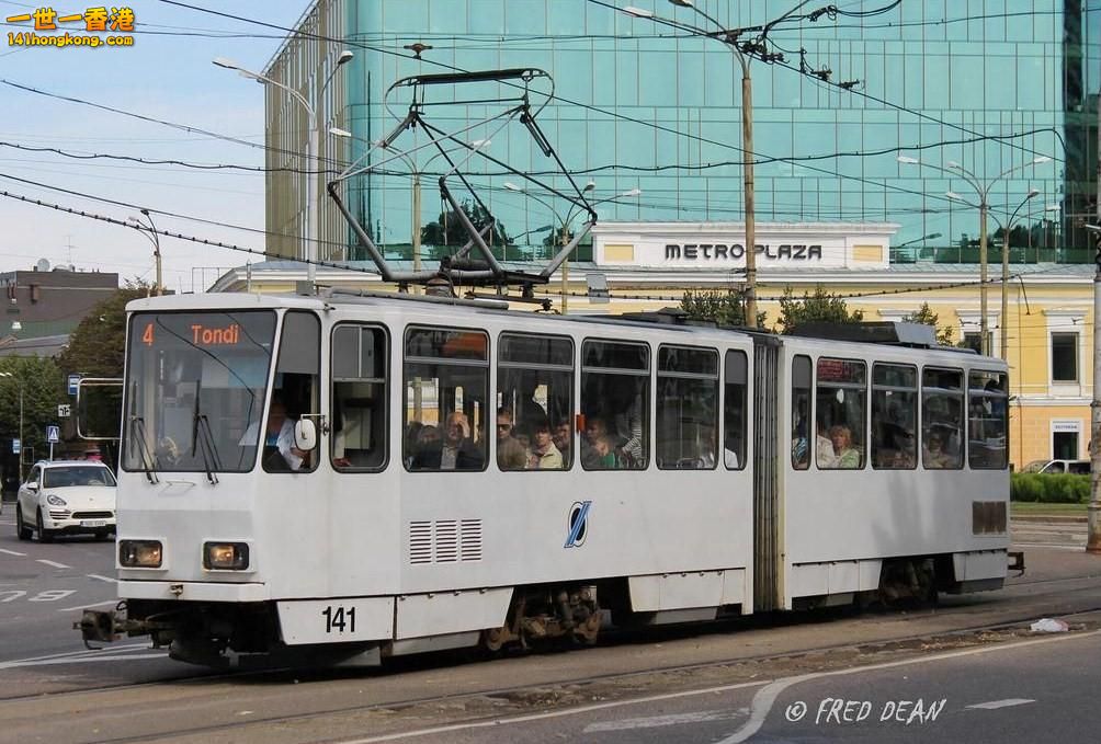 Tallinna Trammi- ja Trollibussikoondis (TTTK) Tatra KT4SU Tram No. 141 at Viru V.jpg