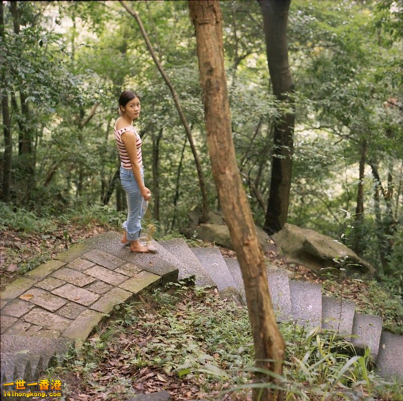 hang ghou_0002-001.jpg