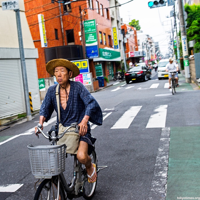 traditional-japanese-cyclist.jpg