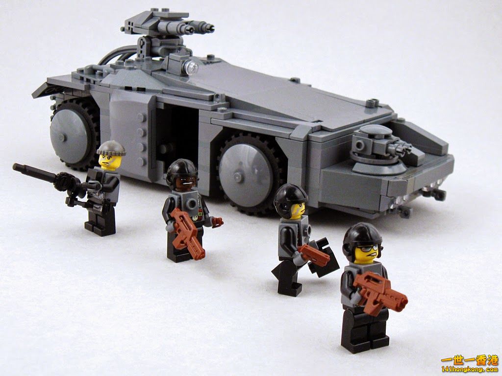 8-Aliens-Apc-Lego-Custom-1.jpg