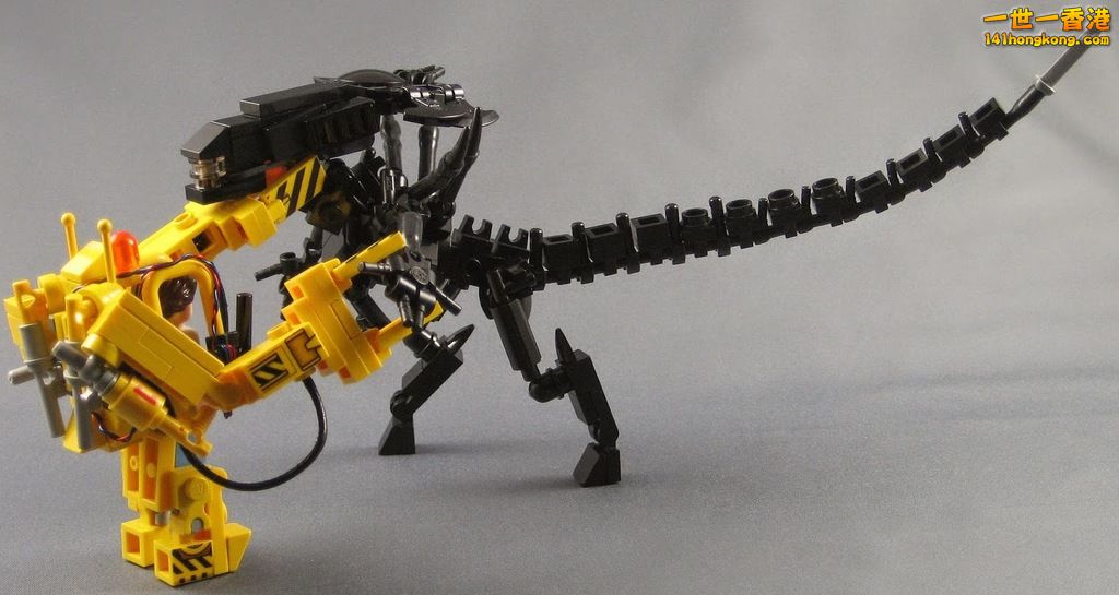 8-Aliens-Power-Loader-Lego-Custom-3.jpg