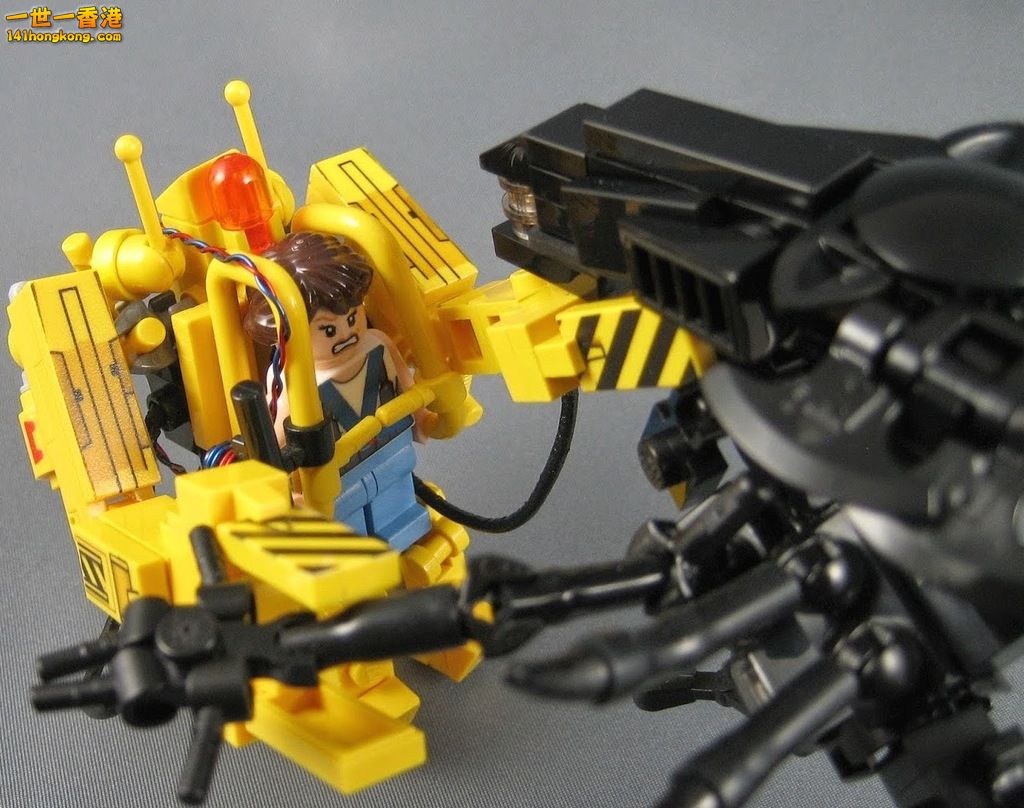 8-Aliens-Power-Loader-Lego-Custom-4.jpg