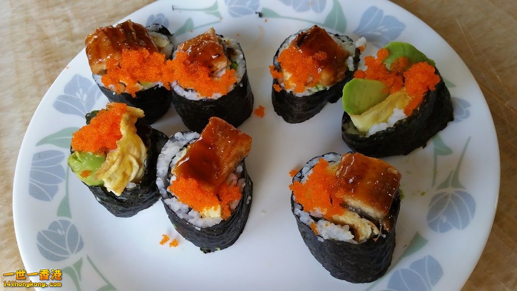 1st sushi roll.jpg