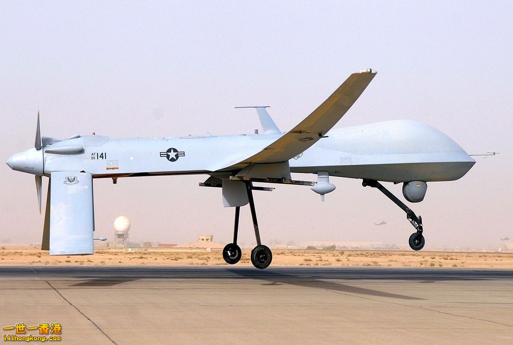 General_Atomics_MQ-1B_Predator_05-3141.jpg