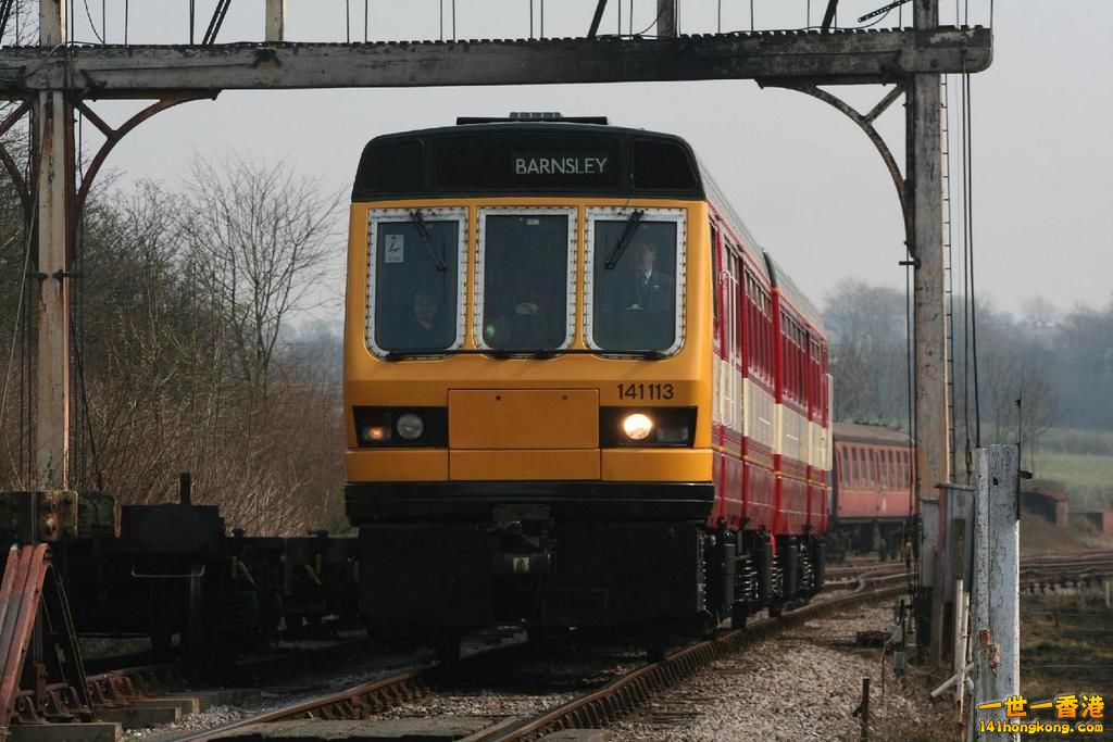 141 113 Departing Swanwick Junction, 31st March 2007,.jpg