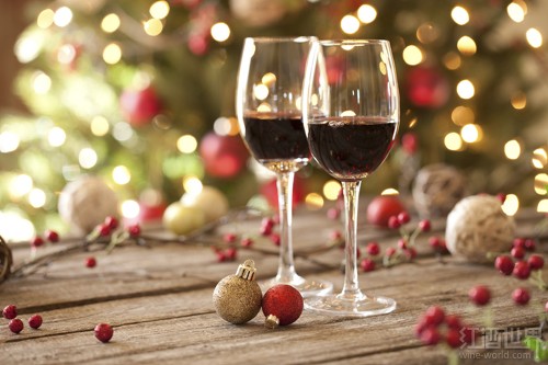 01-Christmas-Dinner-Wine-Pairing-Guide-151211.jpg