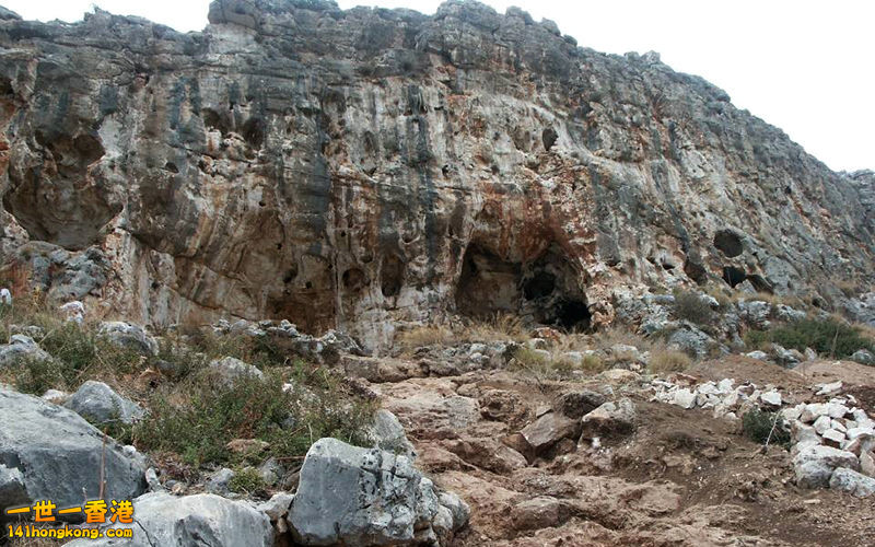 Misliya Cave on Mt Carmel in Israel.jpg