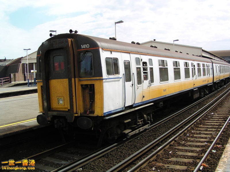 British Rail 1410_at_Clapham_Junction---commons.wikimedia.org.jpg