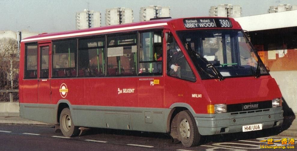 H141 UUA. Optare MetroRider with Optare bodywork. In Selkent livery.jpg