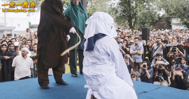 在印尼 亞齊 的公開鞭刑.jpg