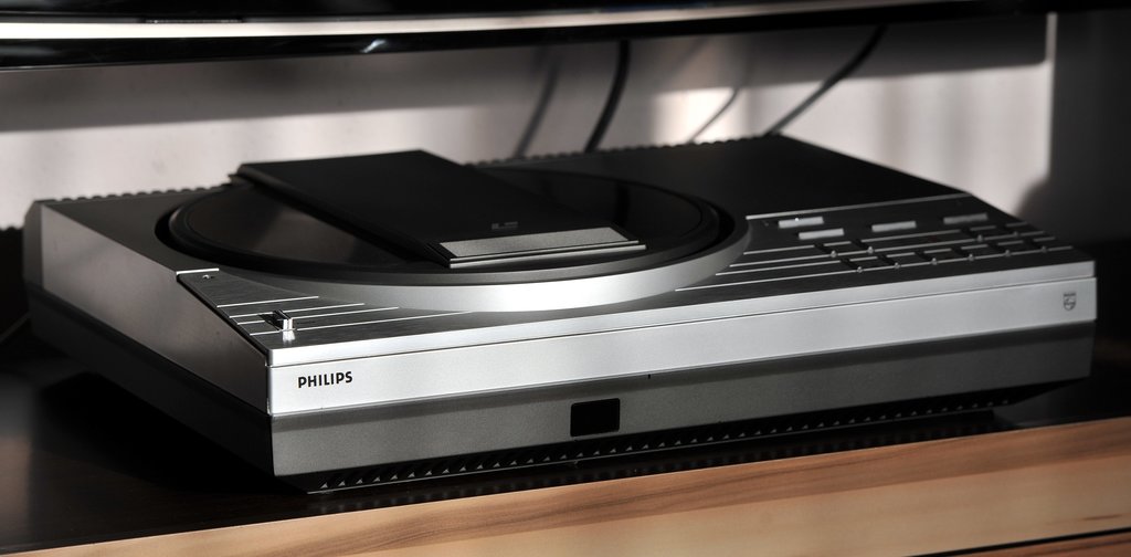 Philips_VLP720_laserdisc_player.jpg