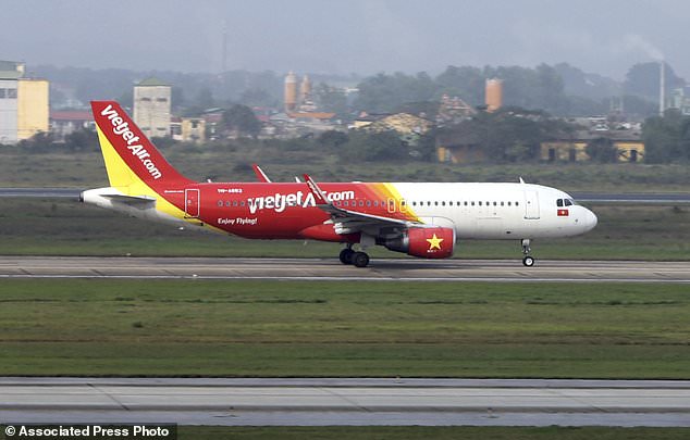 Vietjet airplane.jpg